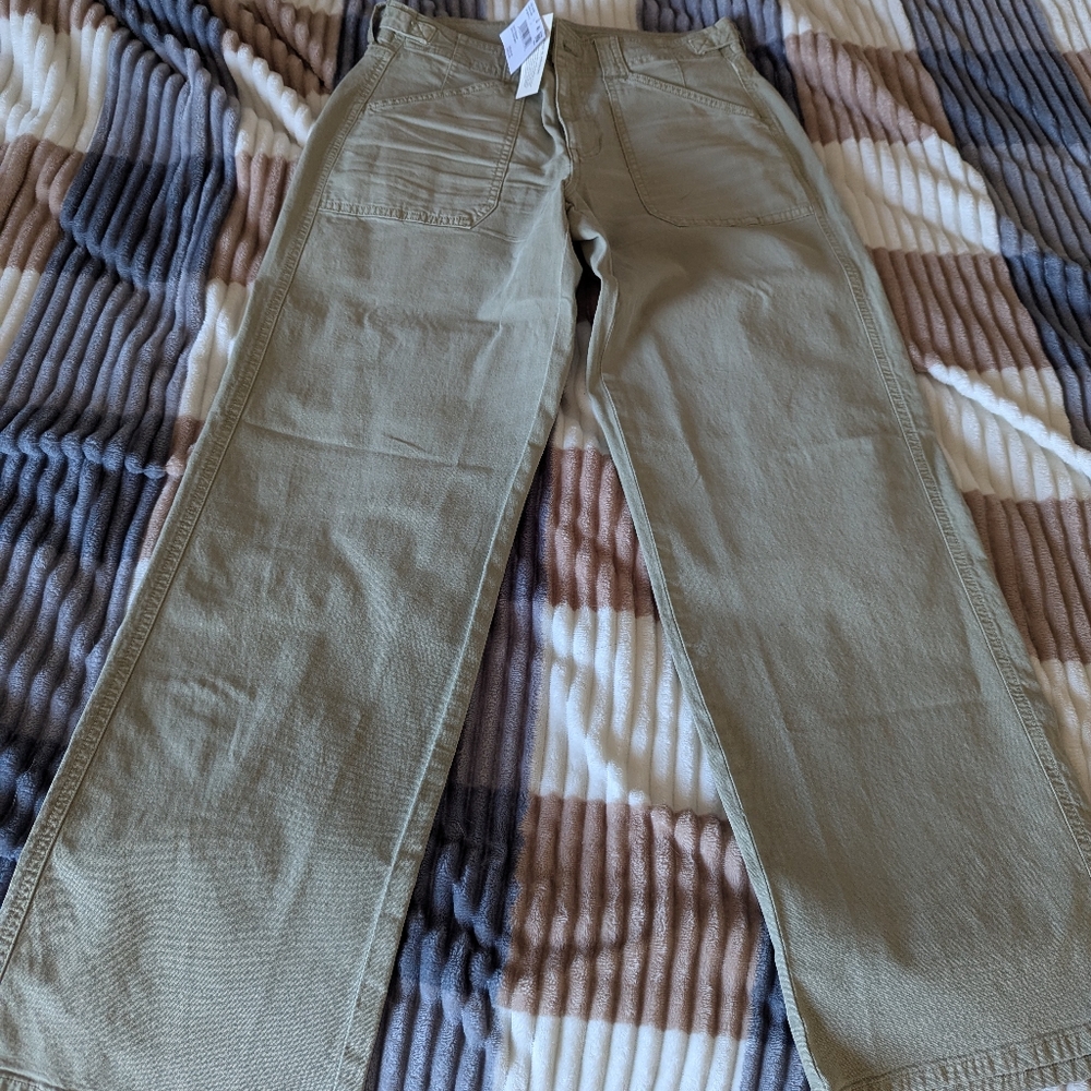 American Eagle size 6 olive wide leg pants